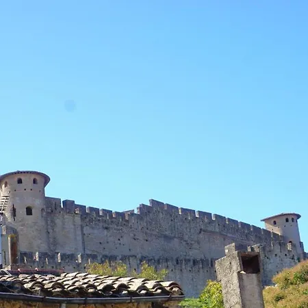 One Hundred Apartment *